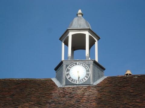 Hartlebury Castle – rooftop Sundial with inscription ‘Eheu Fugaces’ (Horace) 